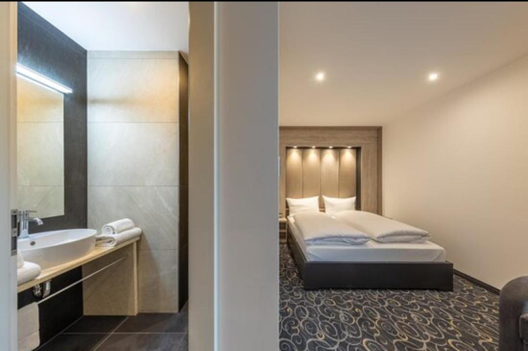 Hotel Business Bay Das Ehemalige Staycation Hotel 辛德尔芬根 外观 照片