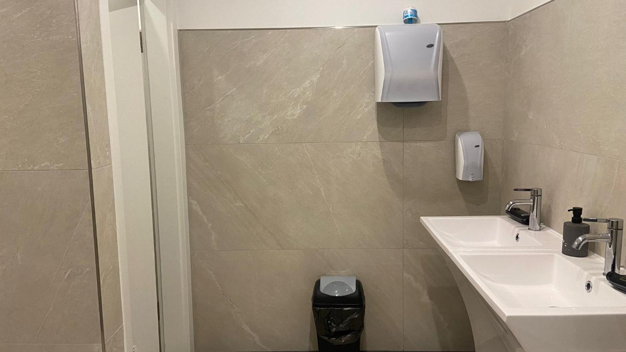 Hotel Business Bay Das Ehemalige Staycation Hotel 辛德尔芬根 外观 照片